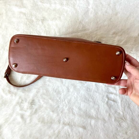 Pelle Studio Tan Leather Shoulder Bag - Picture 4 of 8